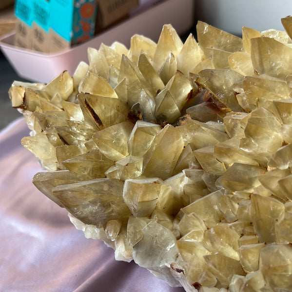 XL Dogtooth Calcite