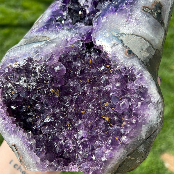 Uruguay Cut Base Amethyst (B)