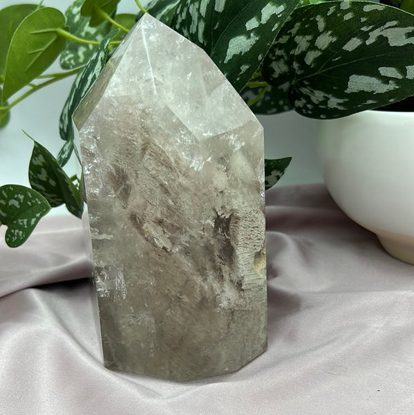 Quartz w/ inclusions Tower