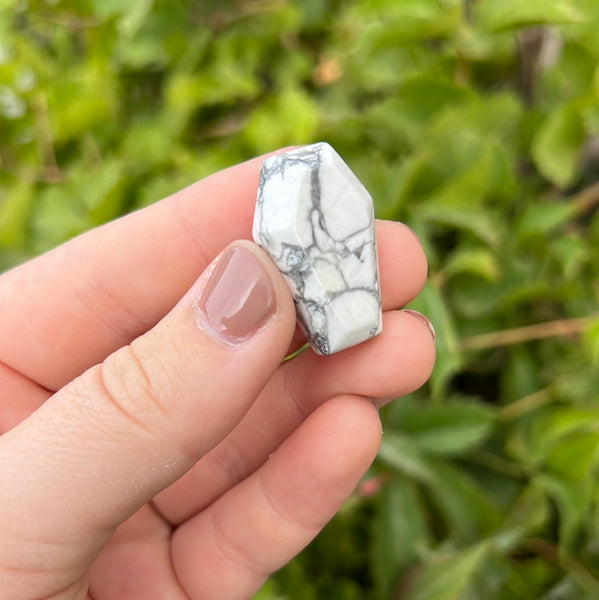 Mini Howlite Coffin