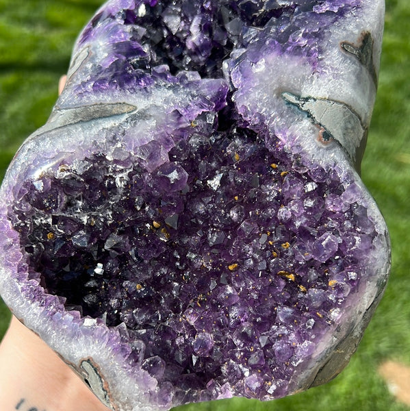 Uruguay Cut Base Amethyst (B)