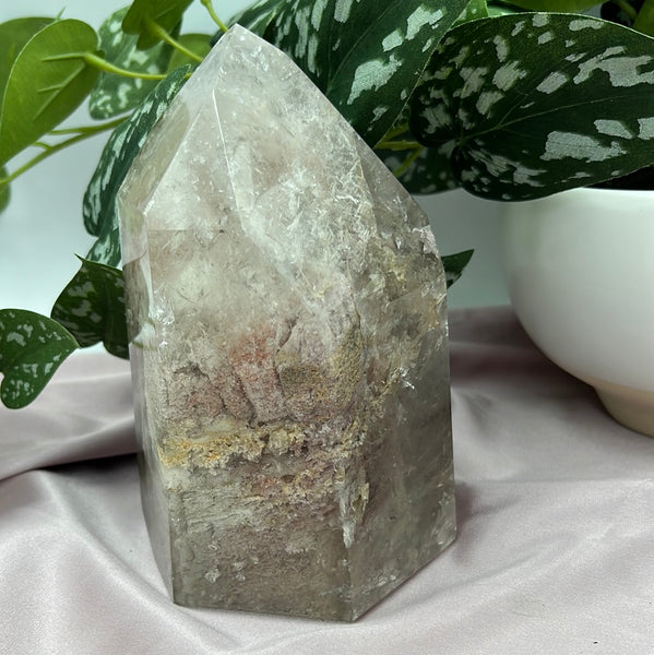 Quartz w/ inclusions Tower