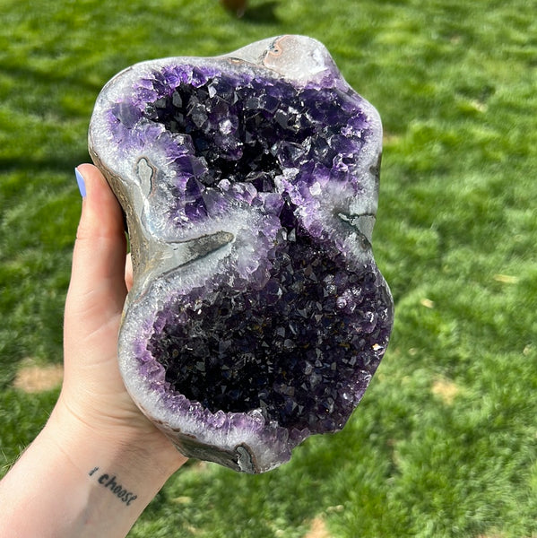 Uruguay Cut Base Amethyst (B)