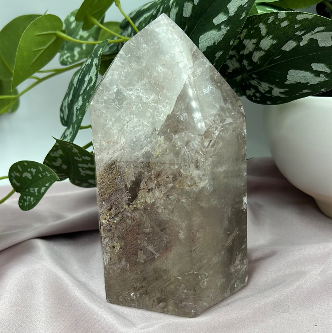 Quartz w/ inclusions Tower